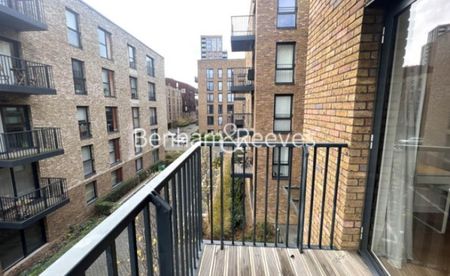 2 Bedroom flat to rent in Ashton Reach, Surrey Quays, SE16 - Photo 5