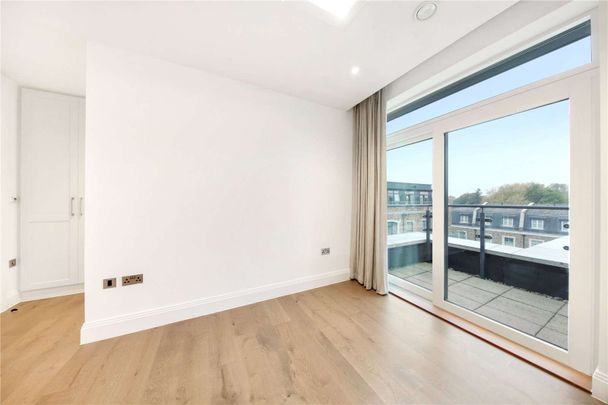 Spectacular two double bedroom penthouse apartment - Photo 1