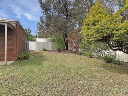 2/77 Broad Parade, Spring Gully - Photo 1