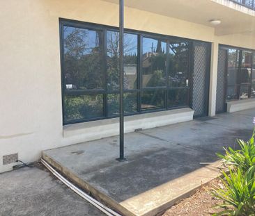CBD FULLY FURNISHED UNIT - Photo 3