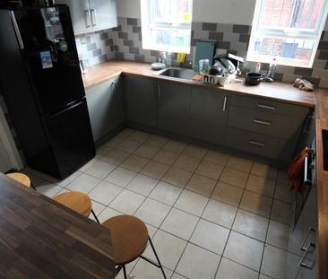 Delph Lane, Hyde Park, LS6 2HQ, Leeds - Photo 1