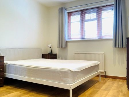 3 Bed End Terrace, Dupont Road, SW20 - Photo 5