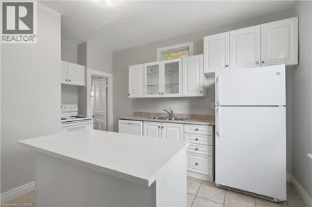 418 MAIN Street W, Hamilton, Ontario, L8P1K6 - Photo 3