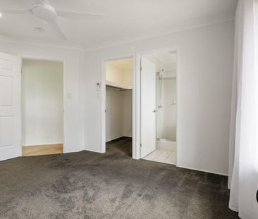 Stunning 4-Bedroom Family Home for Rent in Victoria Point - Photo 2