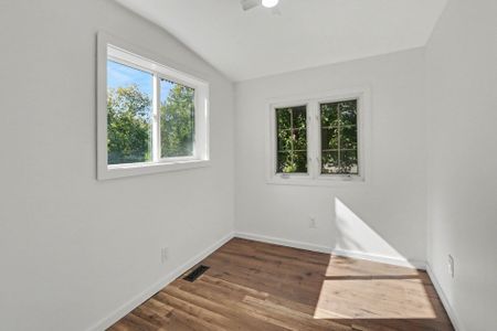 For Lease - 1221 Fairgreen Avenue, Orleans - Cumberland and Area, Ontario - Photo 2