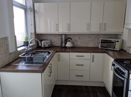 2 bedroom terraced house to rent - Photo 4