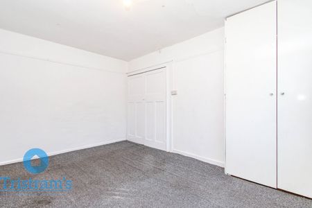 4 bed Apartment for Rent - Photo 3