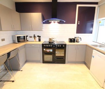 1 bedroom in a house share to rent - Photo 4
