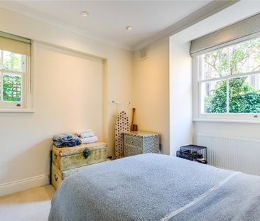 2 bedroom flat in Notting Hill - Photo 1