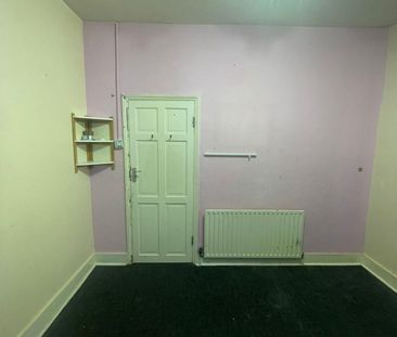 Room in a Shared Flat, Kings Road, E6 - Photo 5