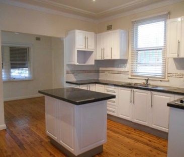 🏡 Modern 3-Bedroom Home with Premium Upgrades – Short-Term Lease - Photo 5
