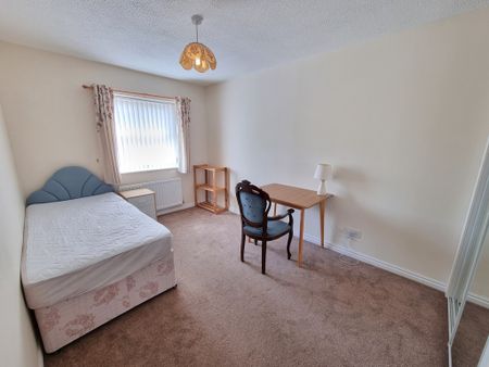 5 Bed Student Accommodation - Photo 4