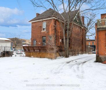 760 King Street E #Room 3 - Photo 3