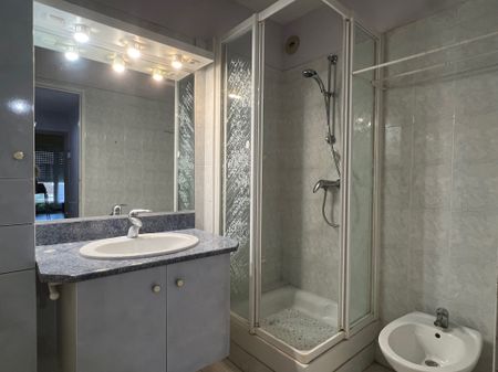 Location Appartement 3 pièces 68m² PONT ST ESPRIT 30130 - Photo 5