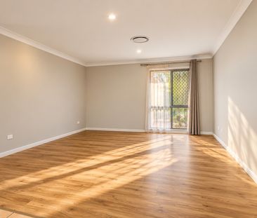 Spacious & Beautifully Upgraded Family Home | 4 Bedrooms + Study/5th Bedroom | Ducted Air, Solar & Double Garage. - Photo 3
