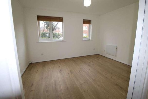 Dunnock Close, Edmonton, N9 - Photo 1