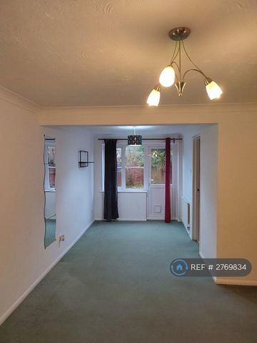3 bedroom end of terrace house to rent - Photo 3