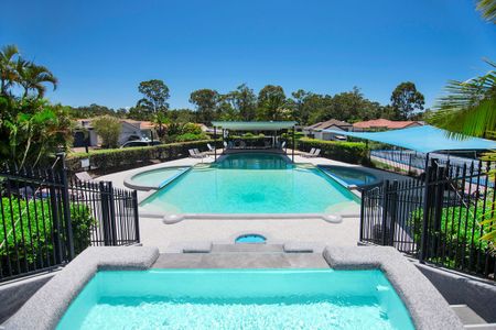 Newly renovated home - In the heart of Mudgeeraba - Photo 2