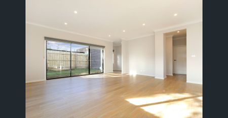 HUGE MODERN 3 BEDROOM TOWNHOUSE - Photo 5