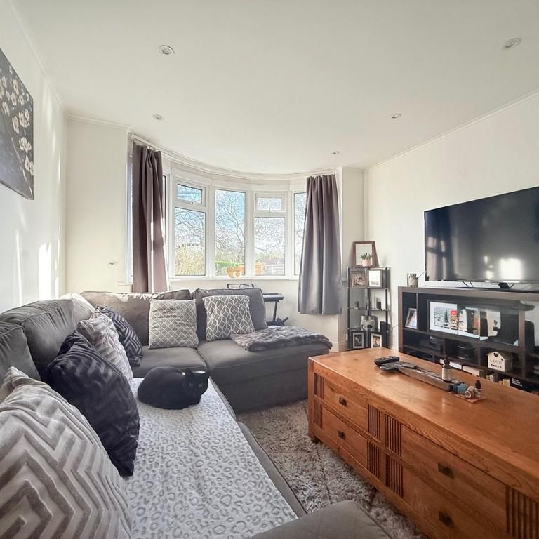 2 bedroom semi-detached bungalow to rent - Photo 1