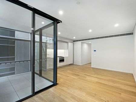 Beautiful 1 Bedroom Apartment! - Photo 2