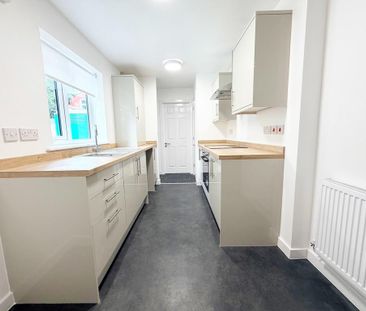 2 bedroom end of terrace house to rent - Photo 6
