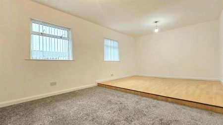 Apt 3, 141a Larne Road, Carrickfergus, BT38 7NN - Photo 2