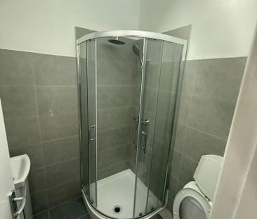 1 bedroom in a flat share to rent - Photo 6