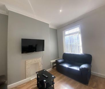 3 bedroom terraced house to rent - Photo 1