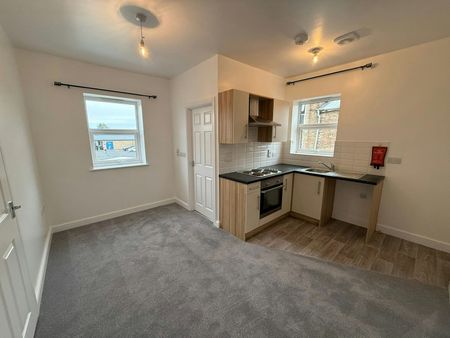 Flat to rent on - Photo 4