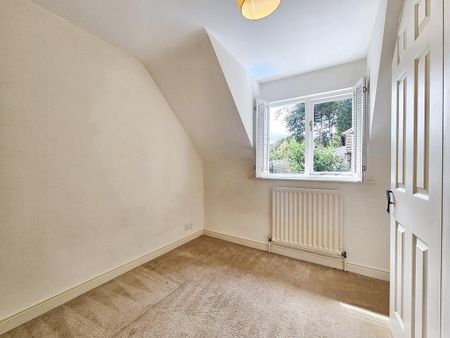 3 bedroom semi-detached house to rent - Photo 2