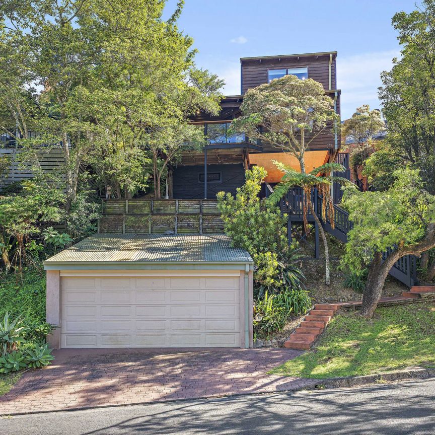 Tranquil Tree-Top Living in Mount Keira - Photo 1