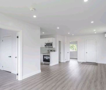 For Lease - 825 Cameron Street, Peterborough, Ontario - Photo 3