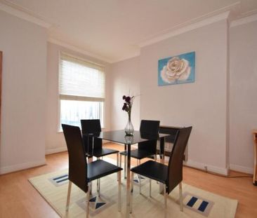 4 bedroom terraced house to rent - Photo 3