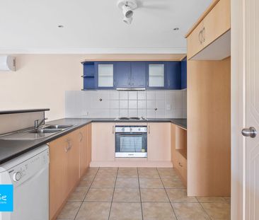 Executive style home in great location ! - Photo 3