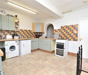 4 bedroom terraced house to rent - Photo 6