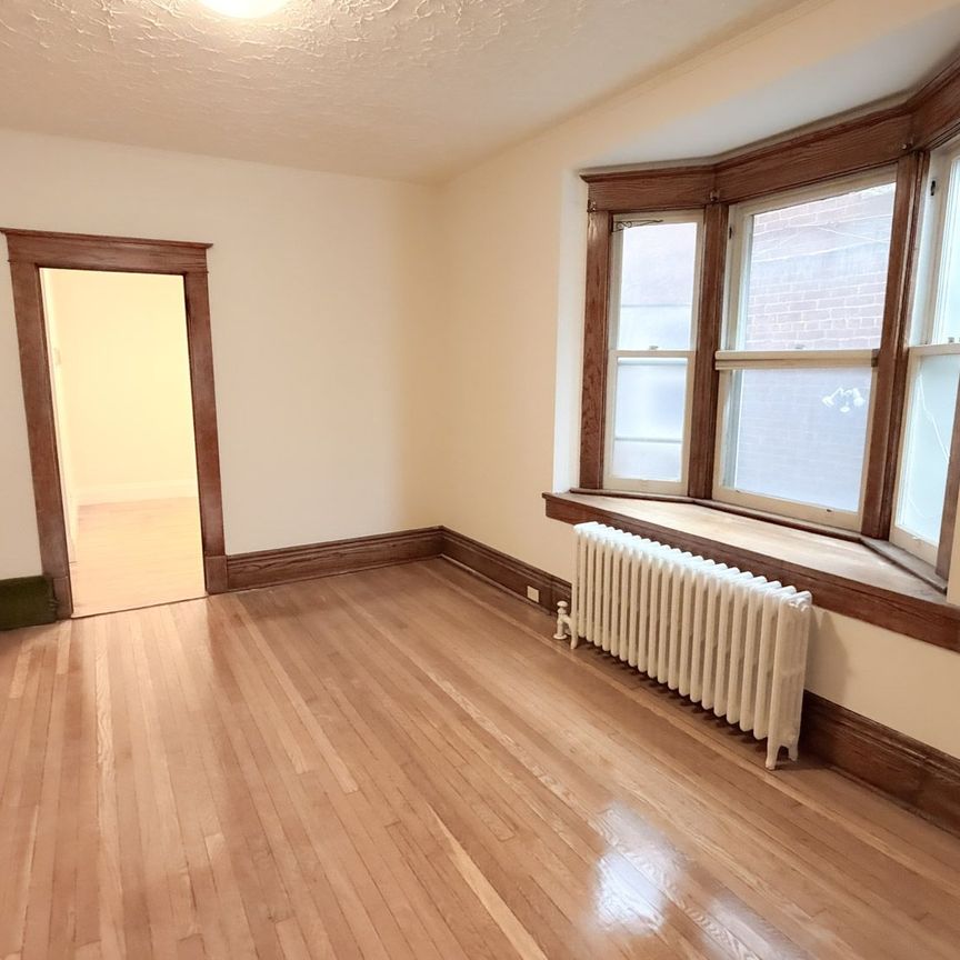 For Lease - 2469 Queen Street Unit# 1, Toronto, Ontario - Photo 1