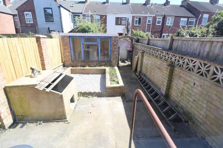 2 bedroom terraced house to rent - Photo 5
