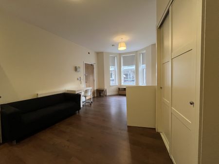 Studio flat to rent in St Peter's Road, Bournemouth, BH1 - Photo 3