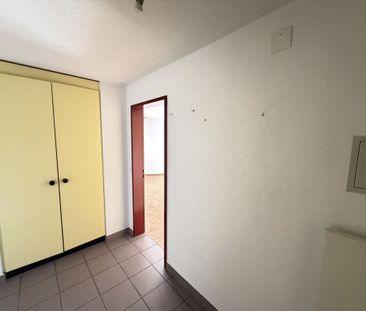 Quietly located just a few steps from the shops - Photo 3