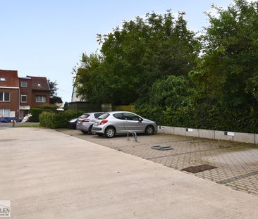 Modern gelijkvloersappartement met 2 slaapkamers en 2 staplaatsen t... - Photo 3