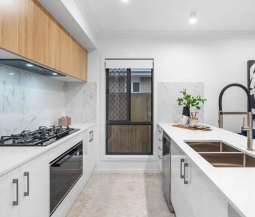 FOR LEASE –TILLERMAN ESTATE BRAND NEW CUSTOM-DESIGNED FAMILY HOME - Photo 4