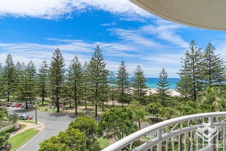 Renovated 3 Bedroom Unit - Burleigh Heads - Photo 2