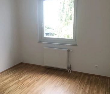 Moderne 3,5-Zimmer-Wohnung mit Loggia und Parkplatz!!! - Photo 2