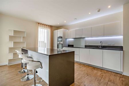 Stunning penthouse apartment in south Cambridge - Photo 3