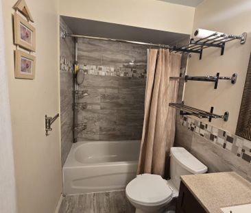 For Lease - 61 Collins Crescent, Brampton, Ontario - Photo 6