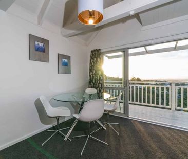 Stunning Views! Fully Furnished. - Photo 2