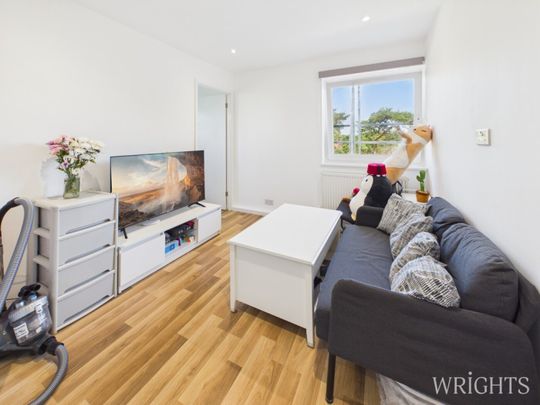 2 bedroom Apartment - Hollybush Lane, Welwyn Garden City - Photo 1