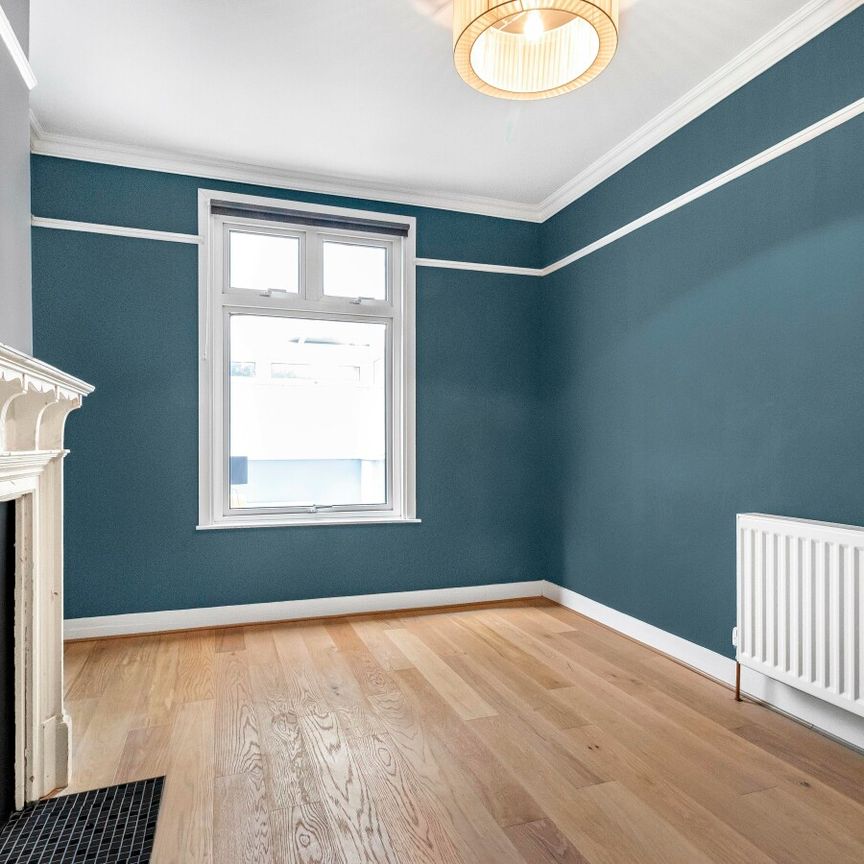 Essex Road - Photo 1