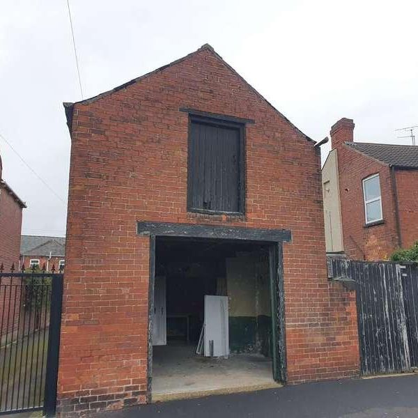 Garage, Morley Road, Doncaster, DN1 - Photo 1